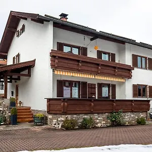 Böck Apartment